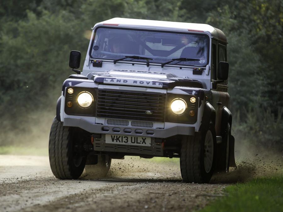  Bowler Defender Challenge Car 2014 года  (фото 15 из 36)